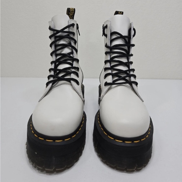 Dr. Martens Jadon Women Size 7 White Smooth Leather Platform Boots - Picture 5 of 11